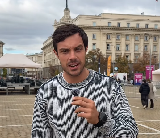 „Като видяхме жените в ергена предпочетохме да си останем ергени“: Филип Буков излезе с мъж на вечеря (Снимки)