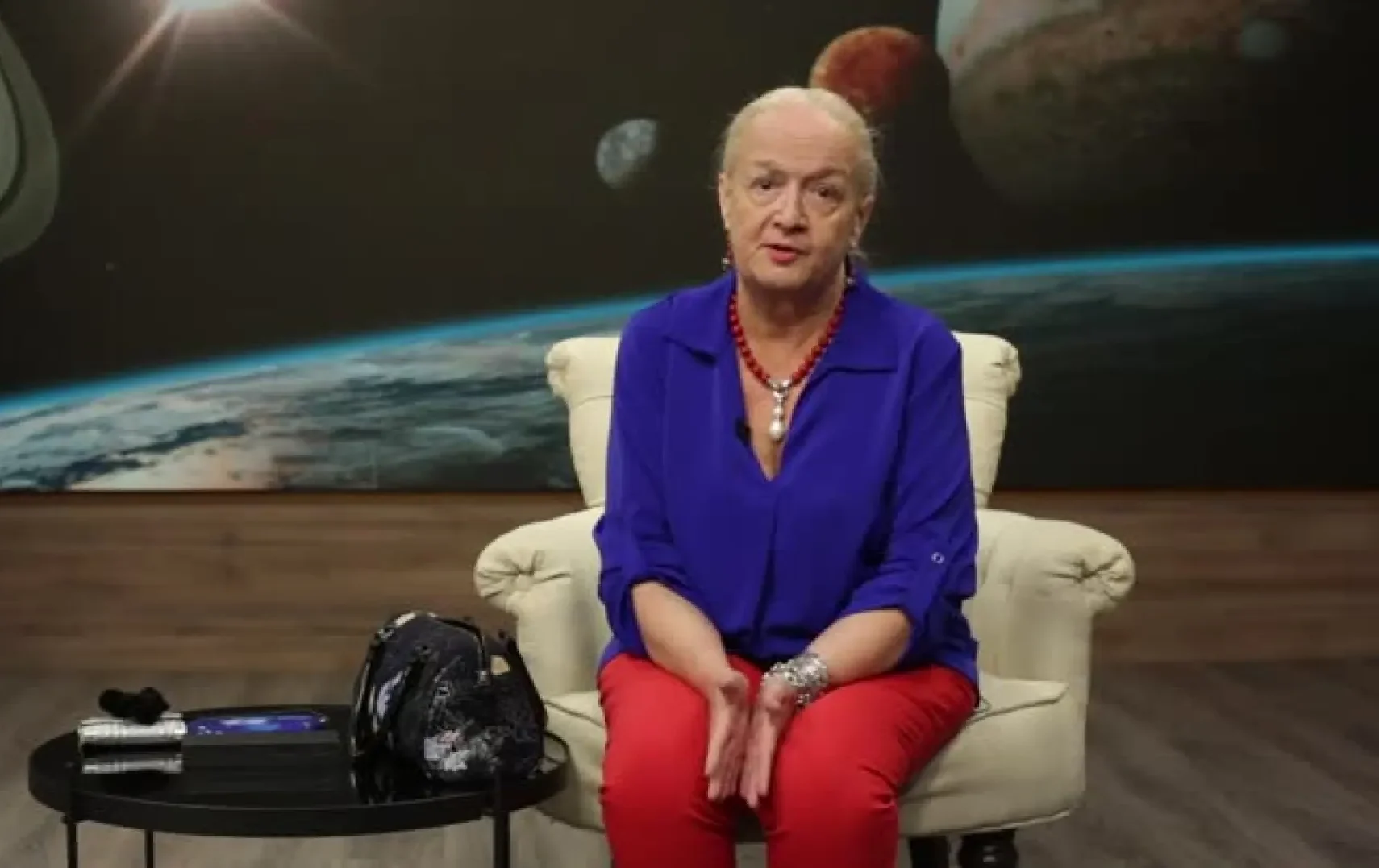 Семейство и приятели се сбогуваха с Алена. Синът ѝ Мартин: „Сърцето ми е разбито. Почивай в мир, мамо. Обичам те безкрайно“