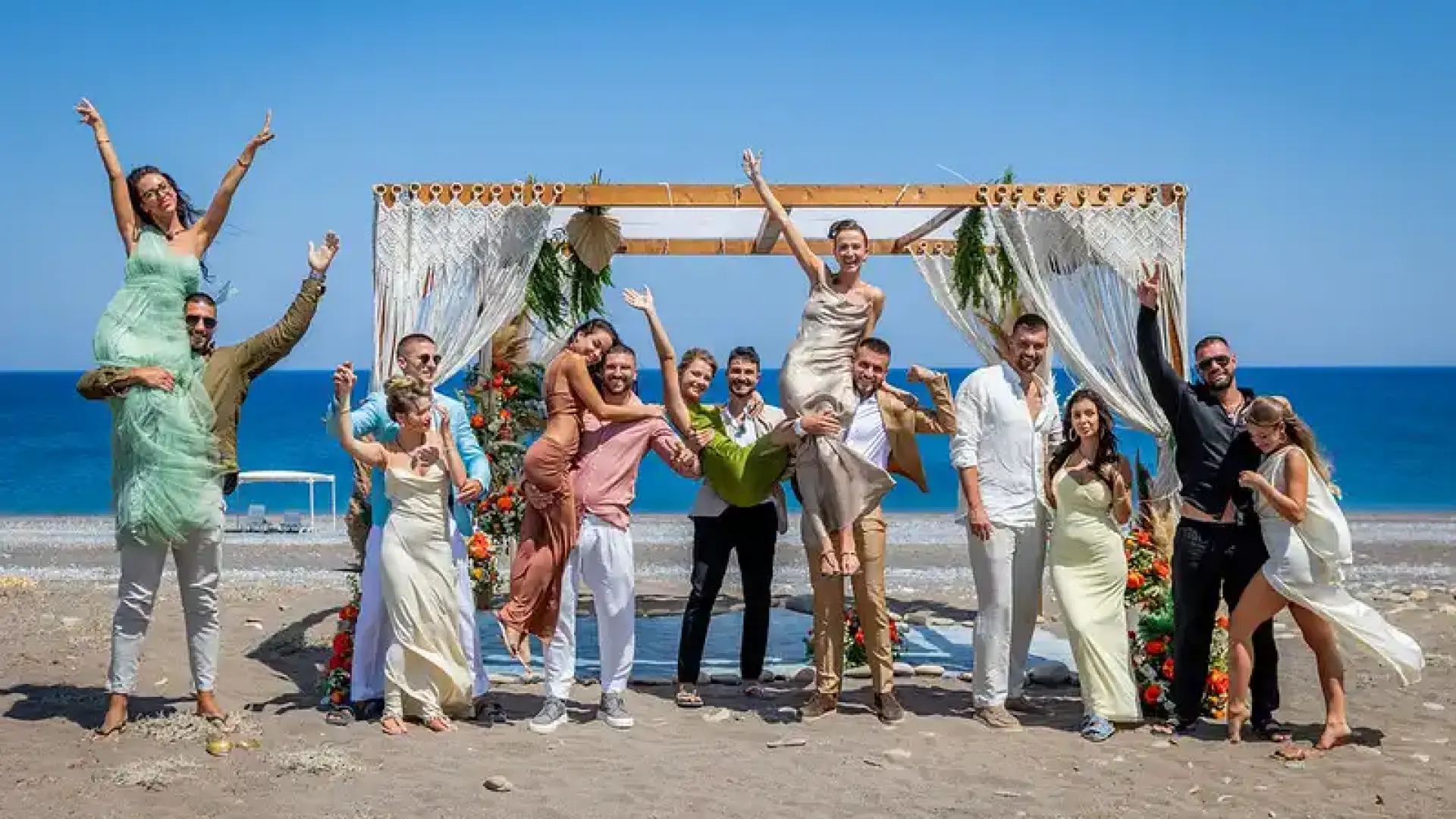 Пръстен или роза? Вижте какво избраха Йовица, Денис, Краси, Виктор, Петър и Калоян на финала на „Ергенът: Любов в рая“