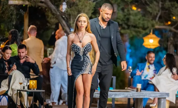 Краси откровен за сцените в банята с Ана-Шермин от „Ергенът: Любов в рая“: „Разбрах, че тя говори добре не само пет езика, но и други езици“