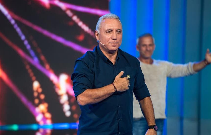 За България и света: защо филмът за Христо Стоичков е с две заглавия