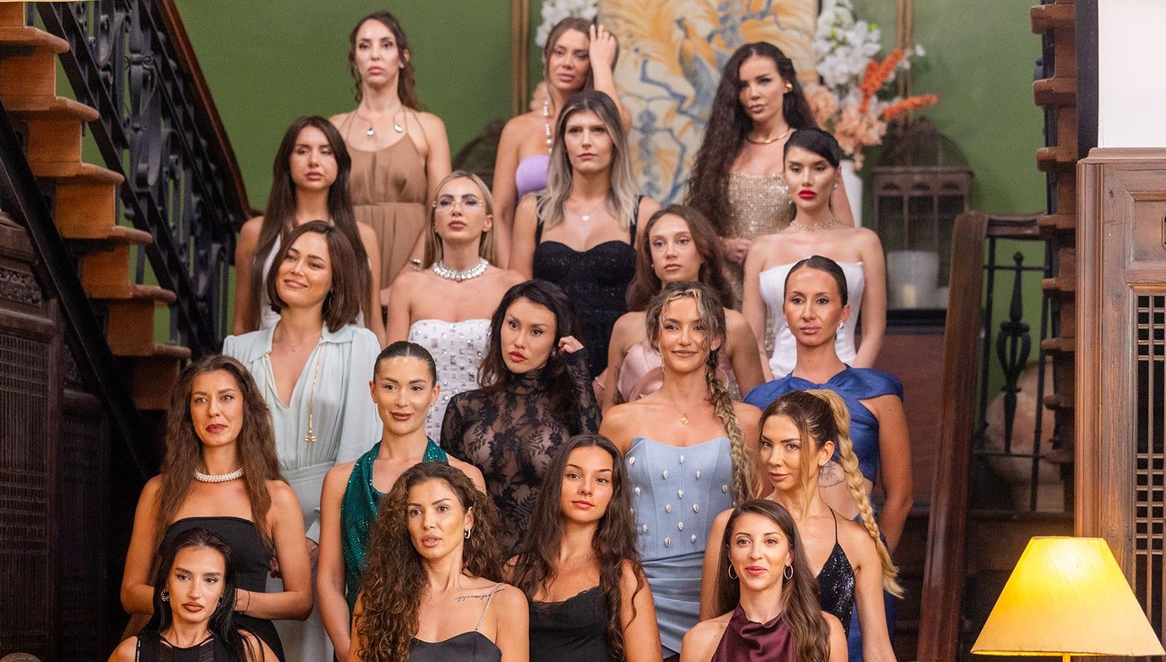 Вижте коя дама не получава роза на церемонията довечера и напуска „Ергенът” 5